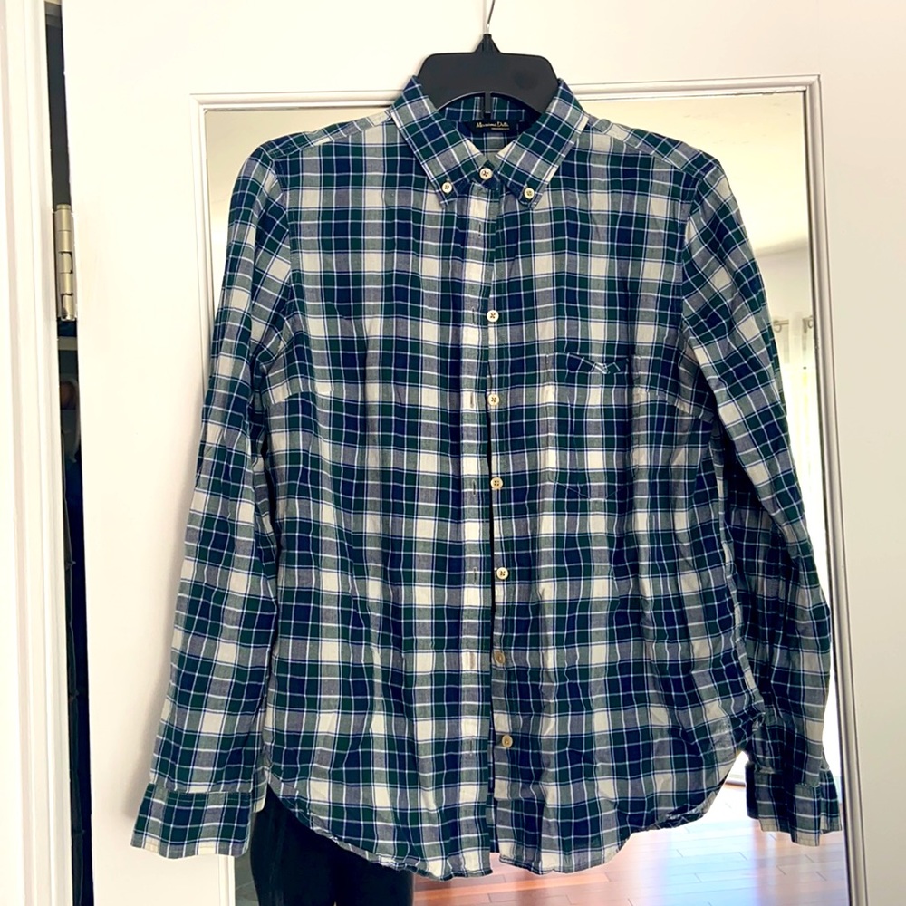 Light weight spring button down shirt